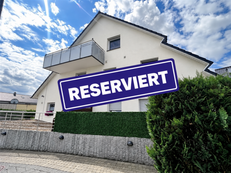 Hausansicht Herford Dachgeschosswohnung --RESERVIERT--Moderne 3-Zimmer-Dachgeschosswohnung mit Balkon und Tiefgaragenstellplatz