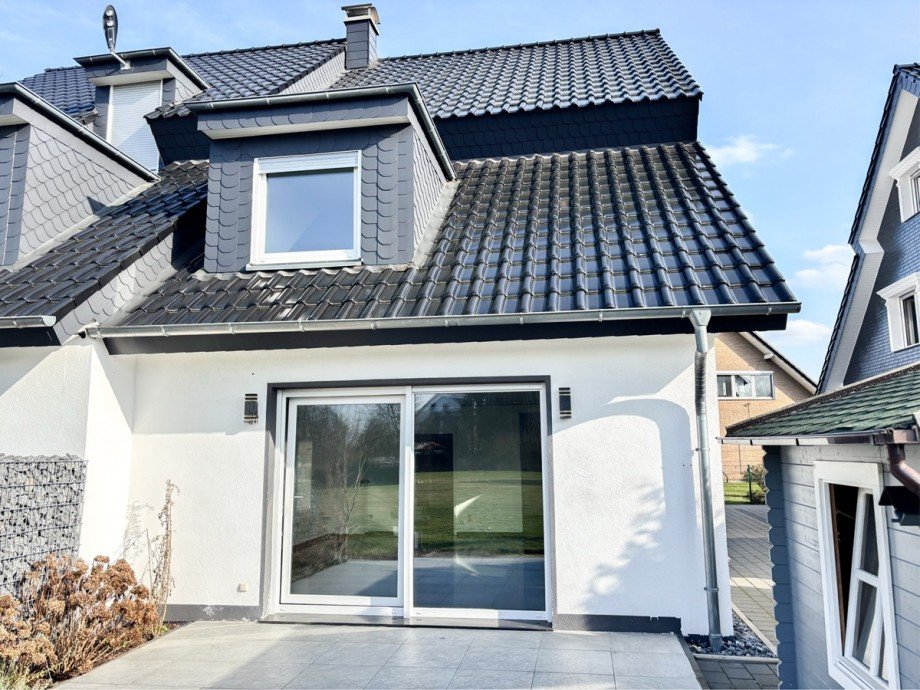 Hausansicht Gartenseite Doppelhaush�lfte Herford
