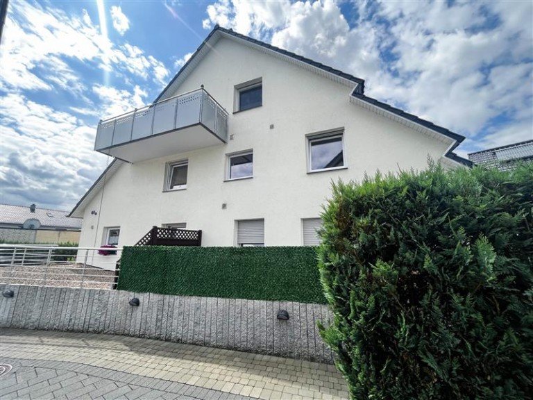 Hausansicht 1 Herford Dachgeschosswohnung Moderne 3-Zimmer-Dachgeschosswohnung mit Balkon und Tiefgaragenstellplatz