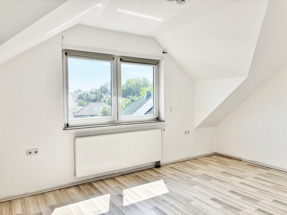 Kinderzimmer(2) ImmoXXL Dachgeschosswohnung Herford